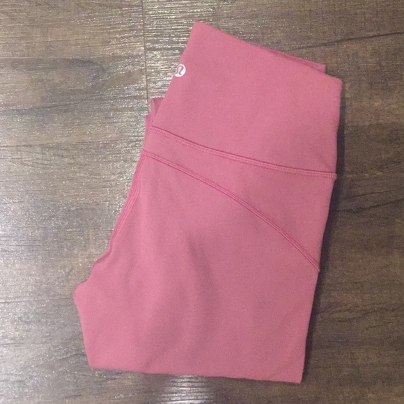 Lululemon 7/8 mauve in movement right - Picture 3 of 4